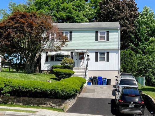 14 Soundview Ave, Norwalk, CT 06854-3430