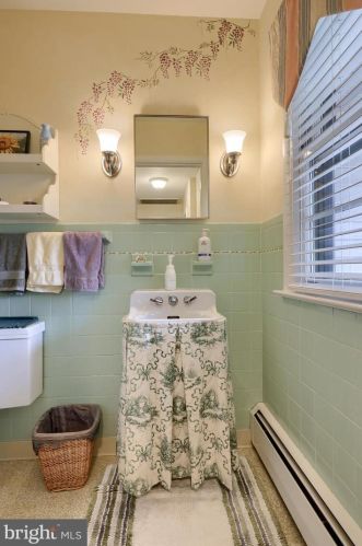 1926 Drexel Ave, Lancaster PA  17602-3302 exterior