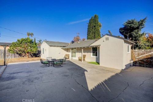 2062 Flower St, Santa Ana CA 92706-1928 exterior