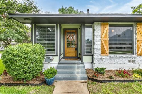 6452 Drury Ln, Fort Worth TX  76116-4420 exterior