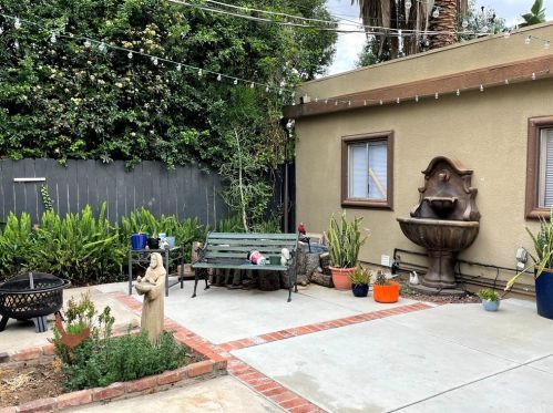 5625 Magnolia Ave, Riverside CA  92506-1822 exterior