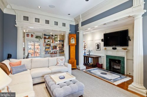 1812 Delancey Pl, Philadelphia PA  19103-6612 exterior