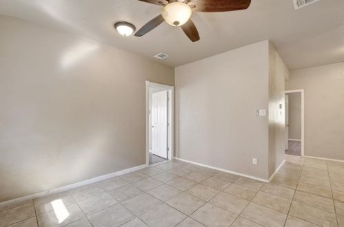 338 Oxford Dr, Uhland TX  78640-5795 exterior