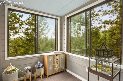 1070 Kings Crown Rd, Woodland Park CO 80863-7732 exterior