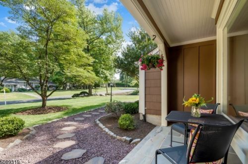 2071 Oakhill Rd, Scotch Plains, NJ 07076-2615
