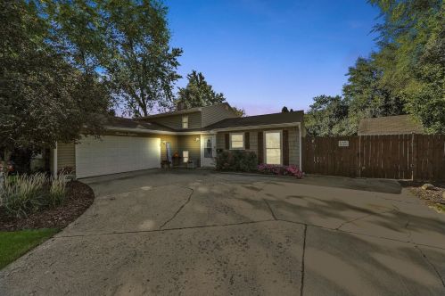 1418 Niess Ct, Glendale Heights, IL 60139-2708
