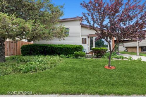 2065 Lee St, Des Plaines, IL 60018-2930