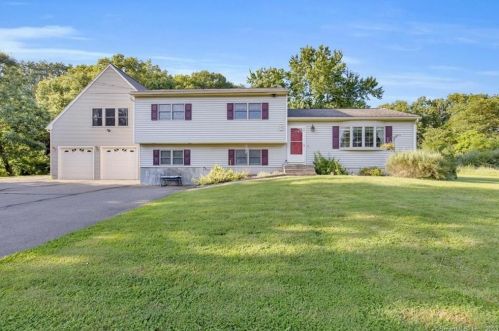 90 Malcein Dr, Southington, CT 06489-1323