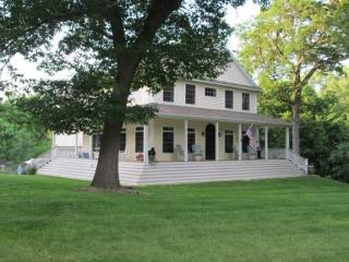 1 Goembel Ct, Cleveland, IL 61241-9068