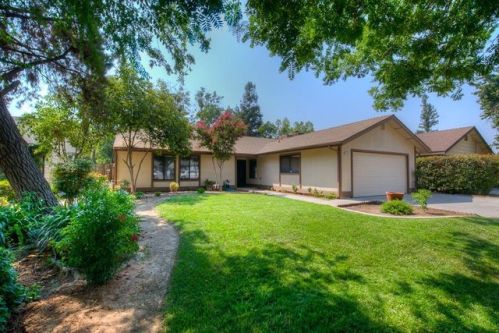 8105 Callisch Ave, Fresno, CA 93720-2036