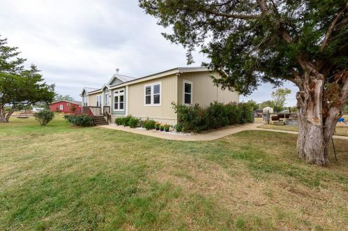 5563 Mesquite Meadow Ln, Bryan, TX 77808-6051