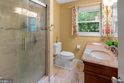 1063 Stuart Rd, Princeton NJ  08540-1219 exterior