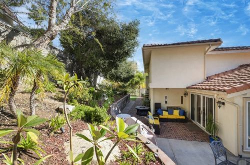 1360 Greenbriar Rd, Glendale CA  91207-1254 exterior
