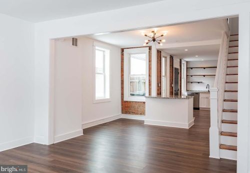 535 Strawberry St, Lancaster PA  17602-4466 exterior