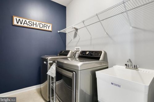 1605 Regent Manor Ct, Silver Spring MD 20904-2270 exterior