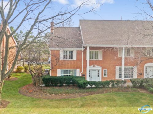 7 Tower Rd, Oak Brook, IL 60523-1103