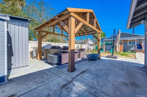 555 Prospect Ave, Riverside CA  92507-1720 exterior