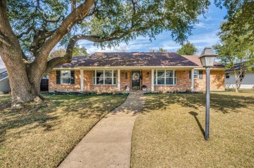 3115 Chapel Downs Dr, Dallas TX  75229-5834 exterior