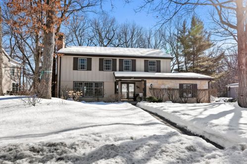 627 Carriage Way, Bannockburn, IL 60015-4536