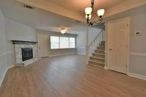1020 Country Club Pl, Kennesaw, GA 30144-1951