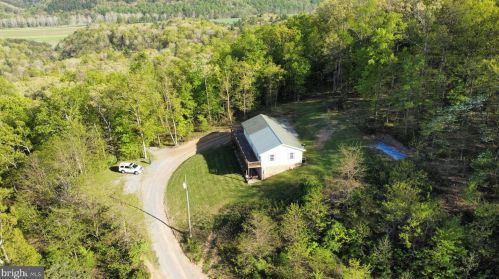 807 Funkhouser Rd, Baker, WV 26801-8750