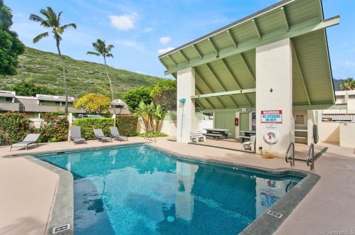 555 Pepeekeo St, Honolulu HI  96825-1119 exterior