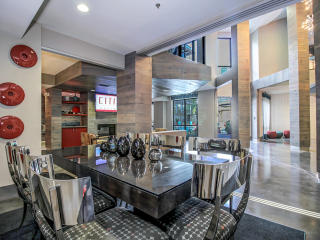 1125 Hammond Dr, Atlanta GA  30328-1519 exterior