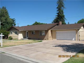 3129 Scenic Dr, Modesto, CA 95355-4770