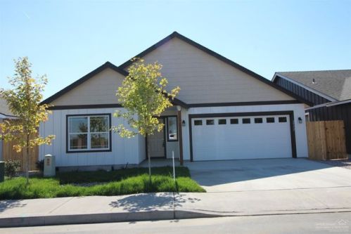 2972 Hemlock Ln, Eagle Crest OR  97756-7195 exterior
