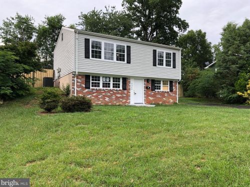 3308 Beaumont Rd, Woodbridge, VA 22193-1523