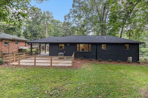 2130 Bolling Brook Dr, Atlanta GA  30311-2516 exterior