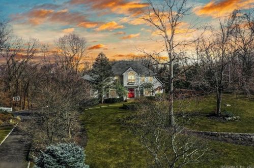 23 Marlin Rd, Sandy Hook, CT 06482-1360