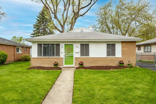 1334 Imperial Ave, Calumet City, IL 60409-5920