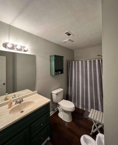 135 Ashley Creek Dr, Newnan GA  30263-4167 exterior