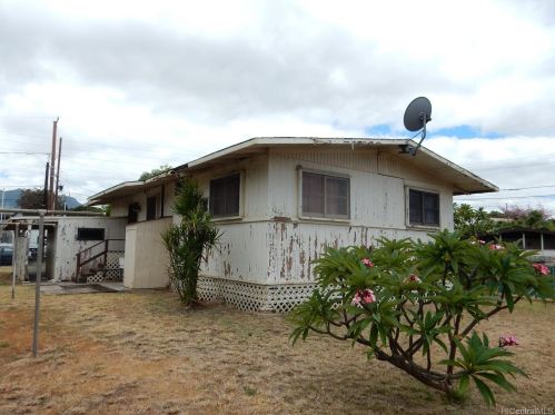 85-041 Kaupuni St, Nanakuli, HI 96792