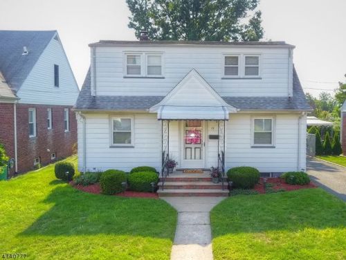 15 Alaska St, Outwater, NJ 07026-2204