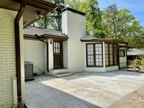 2313 Clairmont Rd, Atlanta GA  30329-3327 exterior