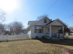 41 2nd St, Pequannock Township, NJ 07440-1214