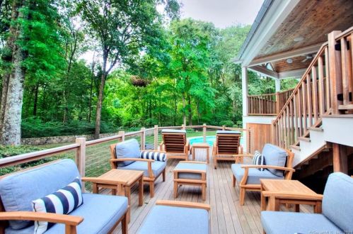 17 Morand Ln, Wilton CT  06897-4112 exterior