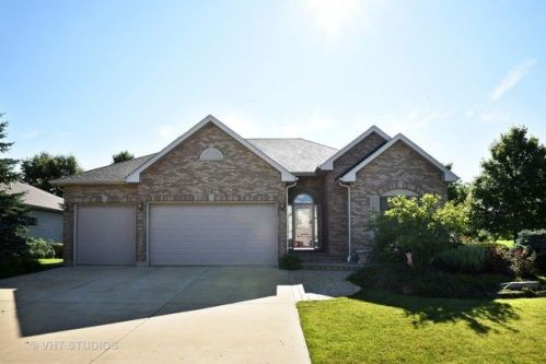 200 Red Hawk Rd, Pingree Grove, IL 60140-8244