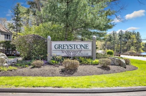 32 Greystone, Huntington, CT 06484-6808