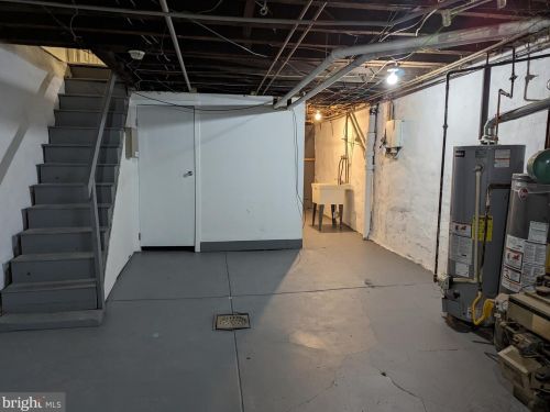 5608 10th St, Philadelphia PA 19148-4404 exterior