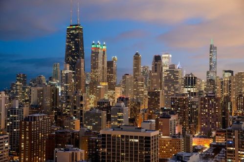1555 Sandburg Ter, Chicago IL  60610-1350 exterior