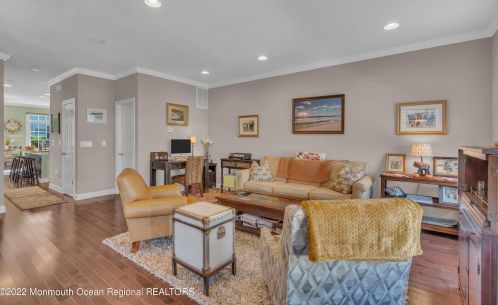 333 Princeton Ct, Tinton Falls NJ  07702-4058 exterior