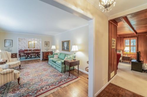 340 Forest Hills Dr, Atlanta, GA 30342-2332