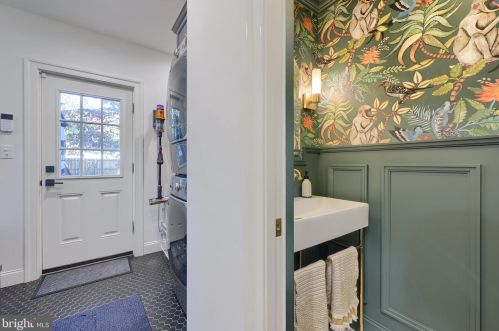 330 Mary St, Lancaster PA  17603-3328 exterior