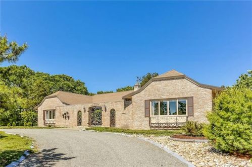 7 Sablemont Ct, Westerly, RI 02891-3705