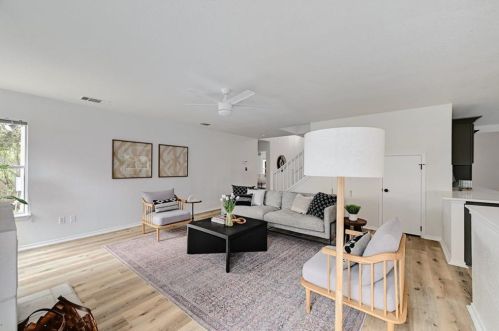 8029 Evadean Cir, Austin TX  78745-8004 exterior