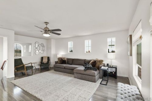 1470 Caminito Sicilia, Chula Vista CA  91915-4142 exterior