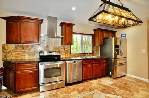 25 Elizabeth Dr, Dover NJ  07869-1307 exterior